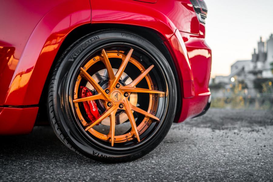Колеса Jeep Grand Cherokee SRT8 on Ferrada Wheels (USF02) 2019 года  (фото 16 из 32)
